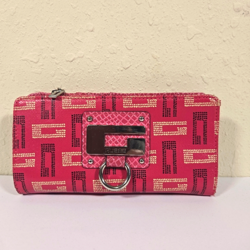 Guess Wallet Preloved